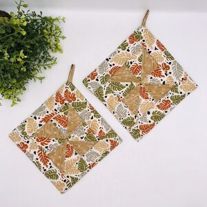 2 Square Potholders, Pinwheel, Montstera Plant Neutral, 2 Piece Baking Set